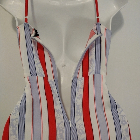 Express - Striped Cropped Jumpsuit - Picture 12 of 16